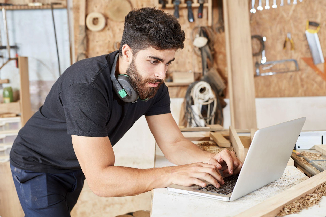 Digital unterstützte Arbeit in einem inhabergeführten Betrieb